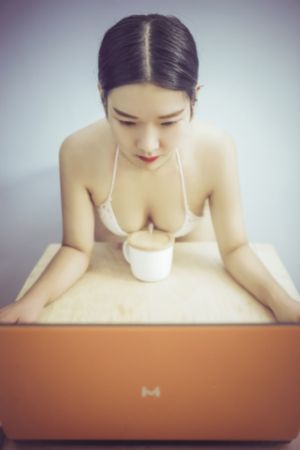 人妻动漫无码一区二区的人-最新国产视频网址大全