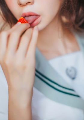 他用嘴巴含着我奶头吸-视频大全免费高清观看